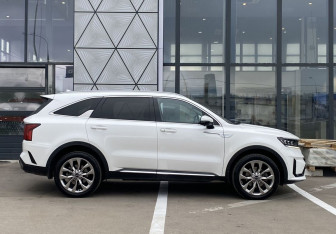 Подержанный автомобиль Kia Sorento 2021 года (4 фото)