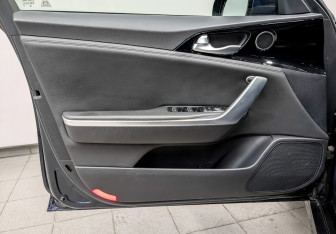 Подержанный автомобиль Kia Stinger 2019 года (19 фото)
