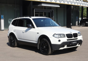 Подержанный автомобиль BMW X3 2009 года (3 фото)