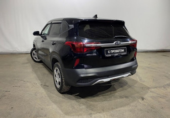 Подержанный автомобиль Kia Seltos 2021 года (7 фото)