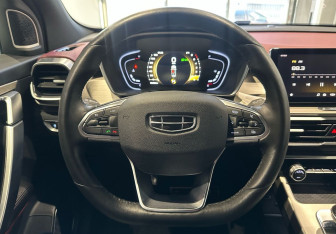 Подержанный автомобиль Geely Coolray 2022 года (13 фото)