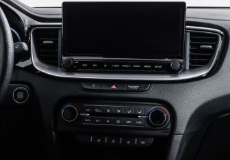 Подержанный автомобиль Kia Ceed Wagon 2021 года (13 фото)