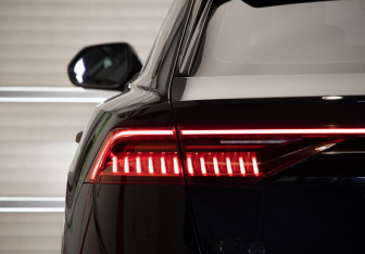 Подержанный автомобиль Audi Q8 2019 года (40 фото)