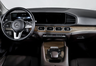 Подержанный автомобиль Mercedes-Benz GLE 2022 года (3 фото)