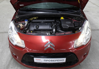 Подержанный автомобиль Citroen C3 Hatchback 2010 года (9 фото)