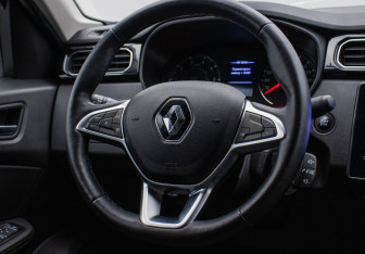 Подержанный автомобиль Renault Arkana 2020 года (15 фото)