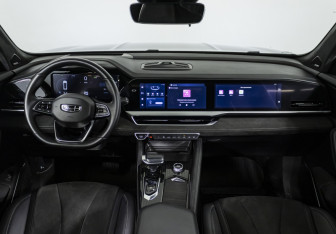 Подержанный автомобиль Geely Monjaro 2024 года (15 фото)