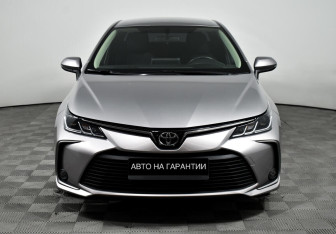 Подержанный автомобиль Toyota Corolla Sedan 2021 года (2 фото)