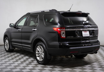 Подержанный автомобиль Ford Explorer 2012 года (7 фото)