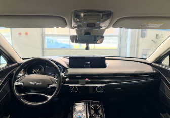 Подержанный автомобиль Genesis G80 2021 года (11 фото)
