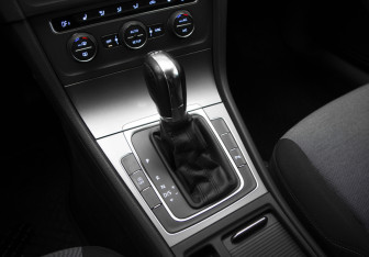 Подержанный автомобиль Volkswagen Golf Hatchback 2013 года (19 фото)