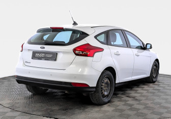 Подержанный автомобиль Ford Focus Hatchback 2018 года (5 фото)