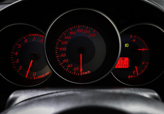 Подержанный автомобиль Mazda 3 Sedan 2007 года (16 фото)