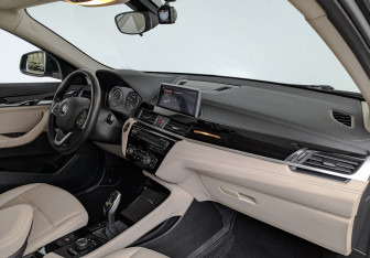 Подержанный автомобиль BMW X2 2020 года (13 фото)