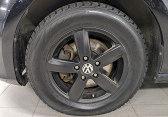 Подержанный автомобиль Volkswagen Golf Hatchback 2014 года (17 фото)