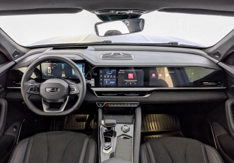 Подержанный автомобиль Geely Monjaro 2024 года (14 фото)