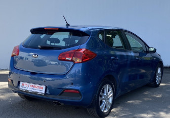 Подержанный автомобиль Kia Ceed Hatchback 2014 года (5 фото)