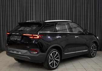 Новый FAW Bestune T77 2023 (4 фото)