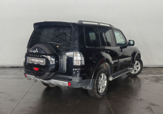 Подержанный автомобиль Mitsubishi Pajero 2007 года (5 фото)