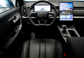 Подержанный автомобиль Jaecoo J7 2025 года (9 фото)