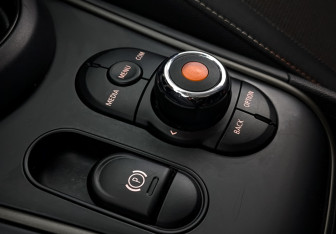 Подержанный автомобиль MINI Countryman 2020 года (26 фото)