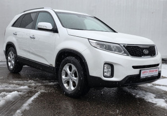 Подержанный автомобиль Kia Sorento 2017 года (3 фото)