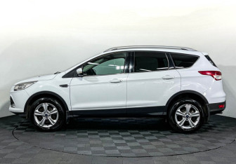 Подержанный автомобиль Ford Kuga 2013 года (8 фото)