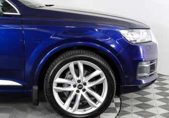 Подержанный автомобиль Audi Q7 2019 года (14 фото)