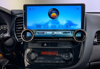 Подержанный автомобиль Mitsubishi Outlander 2019 года (17 фото)