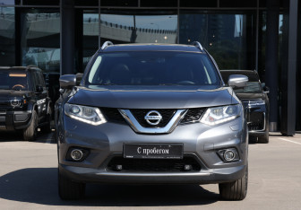 Подержанный автомобиль Nissan X-Trail 2015 года (2 фото)