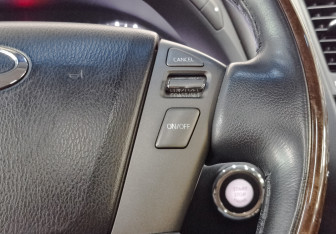 Подержанный автомобиль Infiniti QX80 2014 года (30 фото)