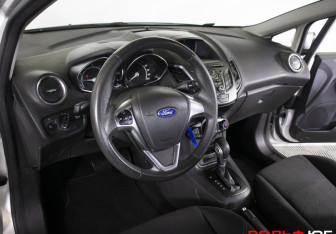 Подержанный автомобиль Ford Fiesta Sedan 2015 года (9 фото)