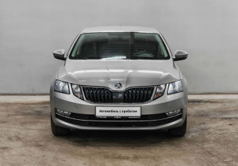 Подержанный автомобиль Skoda Octavia Liftback 2017 года (2 фото)
