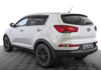 Подержанный автомобиль Kia Sportage 2015 года (7 фото)