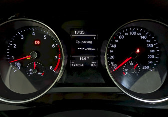 Подержанный автомобиль Volkswagen Jetta Sedan 2017 года (25 фото)