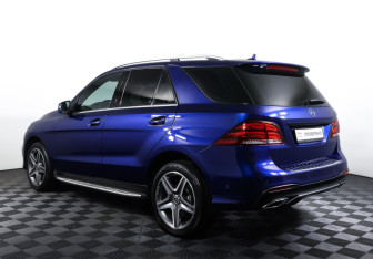 Подержанный автомобиль Mercedes-Benz GLE 2017 года (7 фото)