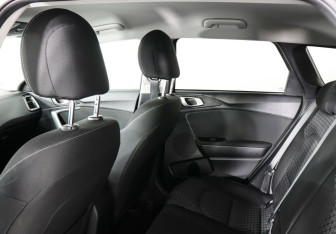 Подержанный автомобиль Kia Ceed Wagon 2021 года (10 фото)