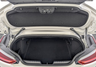 Подержанный автомобиль BMW Z4 Roadster 2019 года (10 фото)