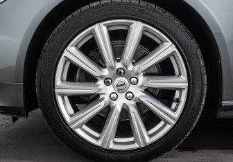 Подержанный автомобиль Volvo S90 2019 года (21 фото)