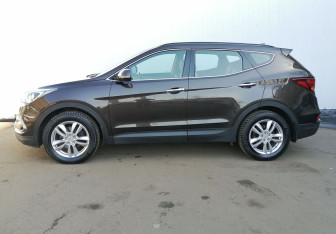 Подержанный автомобиль Hyundai Santa Fe 2017 года (8 фото)