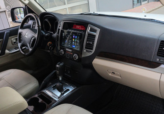 Подержанный автомобиль Mitsubishi Pajero 2019 года (7 фото)