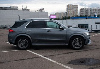Подержанный автомобиль Mercedes-Benz GLE 2020 года (4 фото)