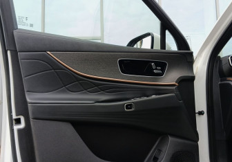 Подержанный автомобиль Jaecoo J8 2024 года (19 фото)
