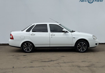 Подержанный автомобиль LADA (ВАЗ) Priora Sedan 2014 года (4 фото)