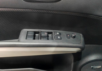 Подержанный автомобиль Nissan X-Trail 2013 года (20 фото)
