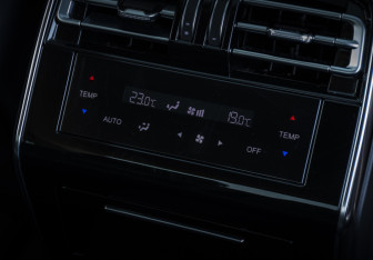 Подержанный автомобиль Hongqi H9 2020 года (21 фото)
