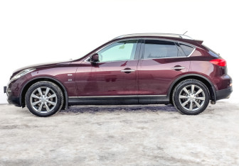 Подержанный автомобиль Infiniti QX50 2014 года (8 фото)