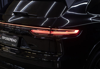 Подержанный автомобиль Porsche Cayenne 2019 года (26 фото)