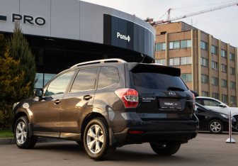 Подержанный автомобиль Subaru Forester Suv 2014 года (5 фото)