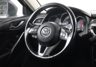 Подержанный автомобиль Mazda 6 Sedan 2015 года (15 фото)
